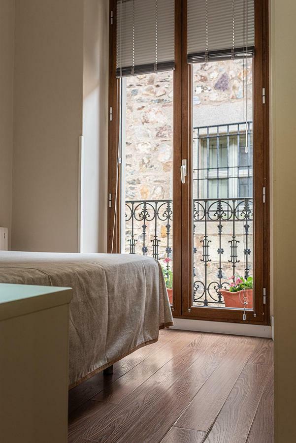 Domus Seleqtia Plaza De Santiago Appartement Caces Buitenkant foto